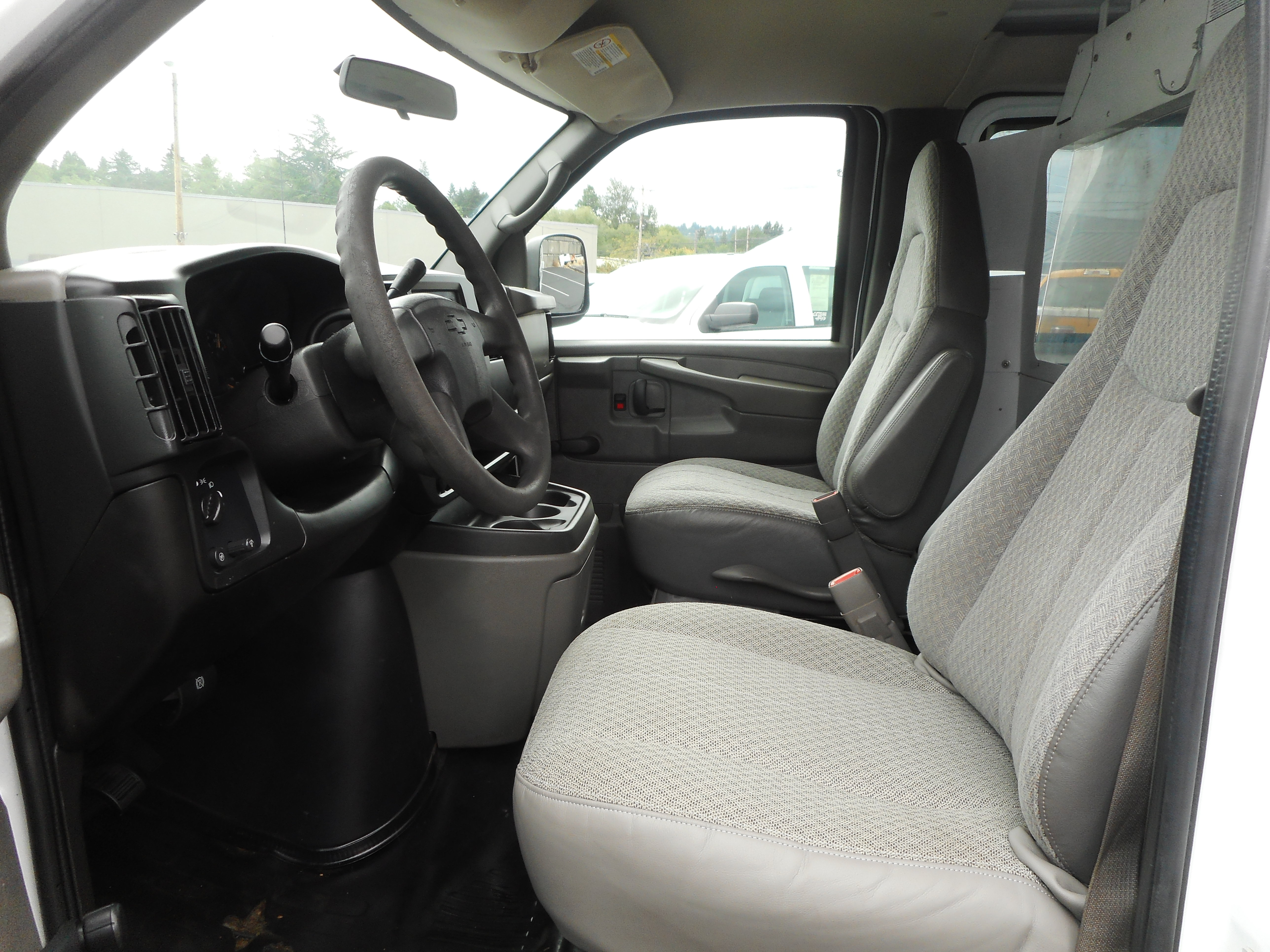 Used 2007 Chevrolet Express 2500 RWD image 12