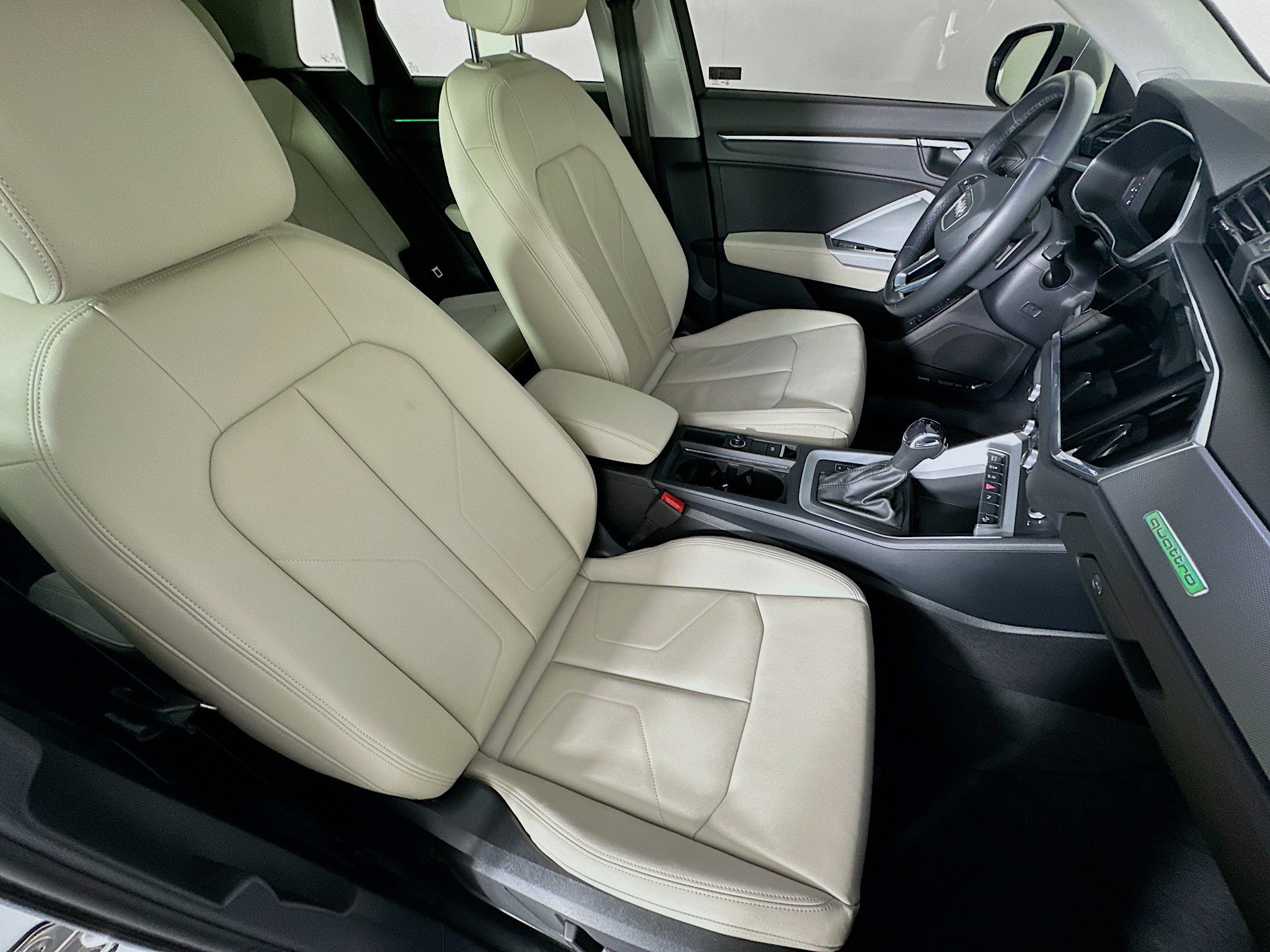 Used 2022 Audi Q3 2.0T Premium Plus w/ Premium Plus Package image 32