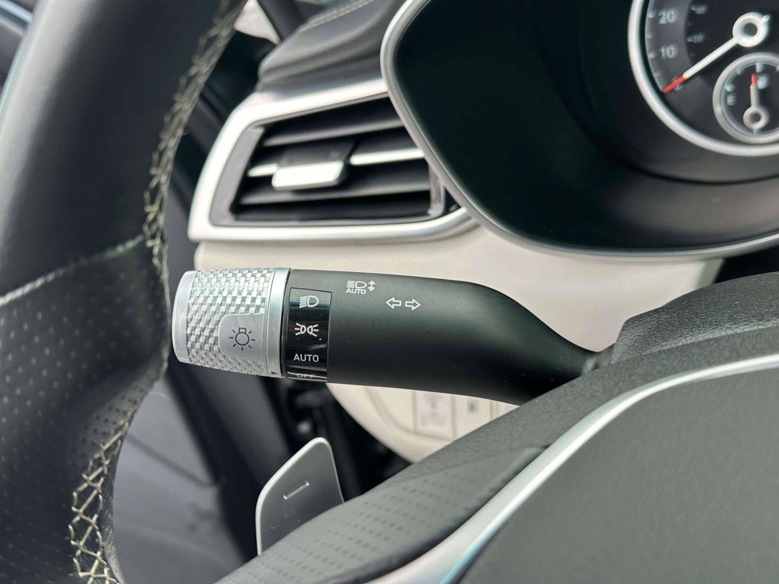 Used 2024 Genesis G70 2.5T image 22