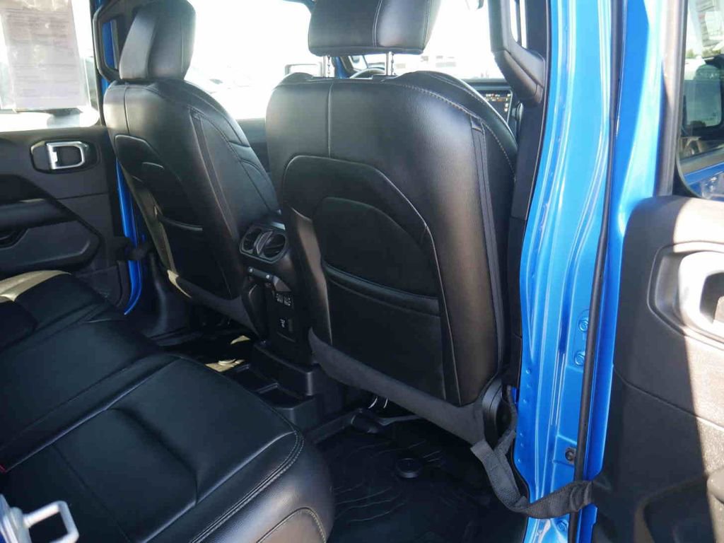 Used 2022 Jeep Wrangler Unlimited Sahara image 28