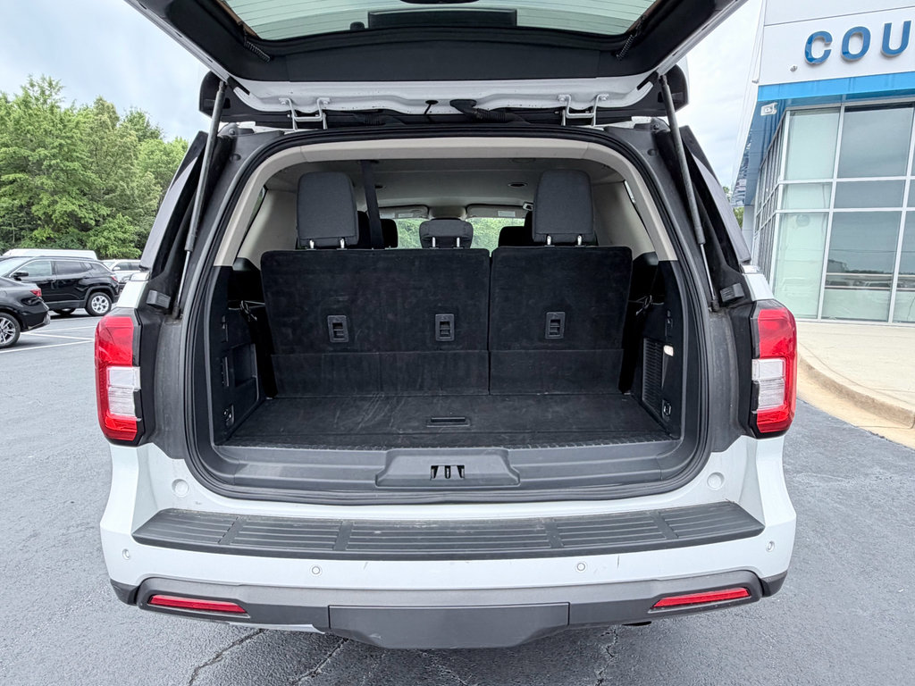 Used 2024 Ford Expedition XLT AWD/4WD image 9