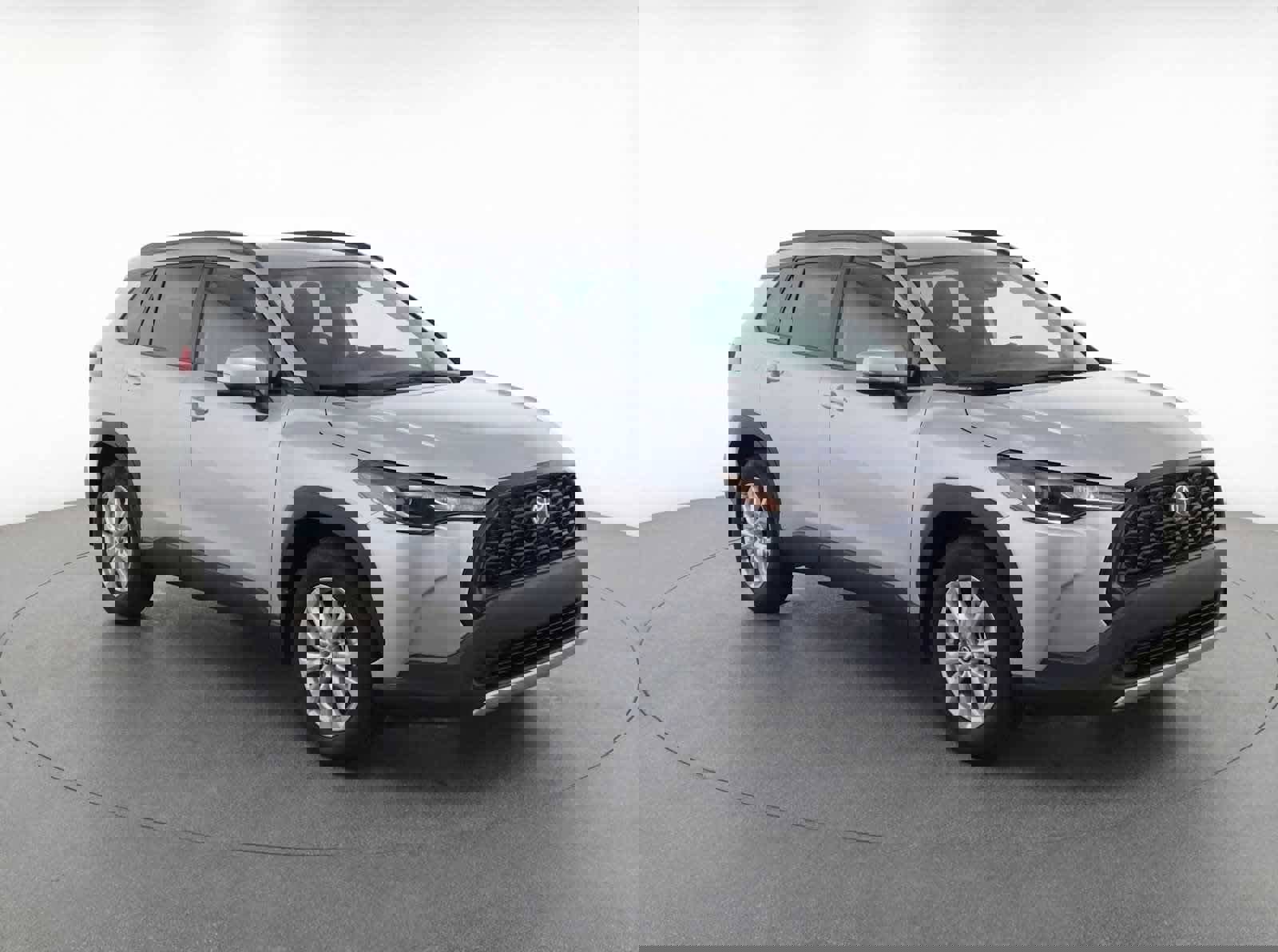 Used 2023 Toyota Corolla Cross LE w/ Moonroof Package image 3