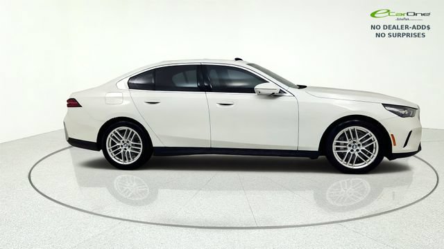 Used 2024 BMW 530i w/ Premium Package RWD image 10