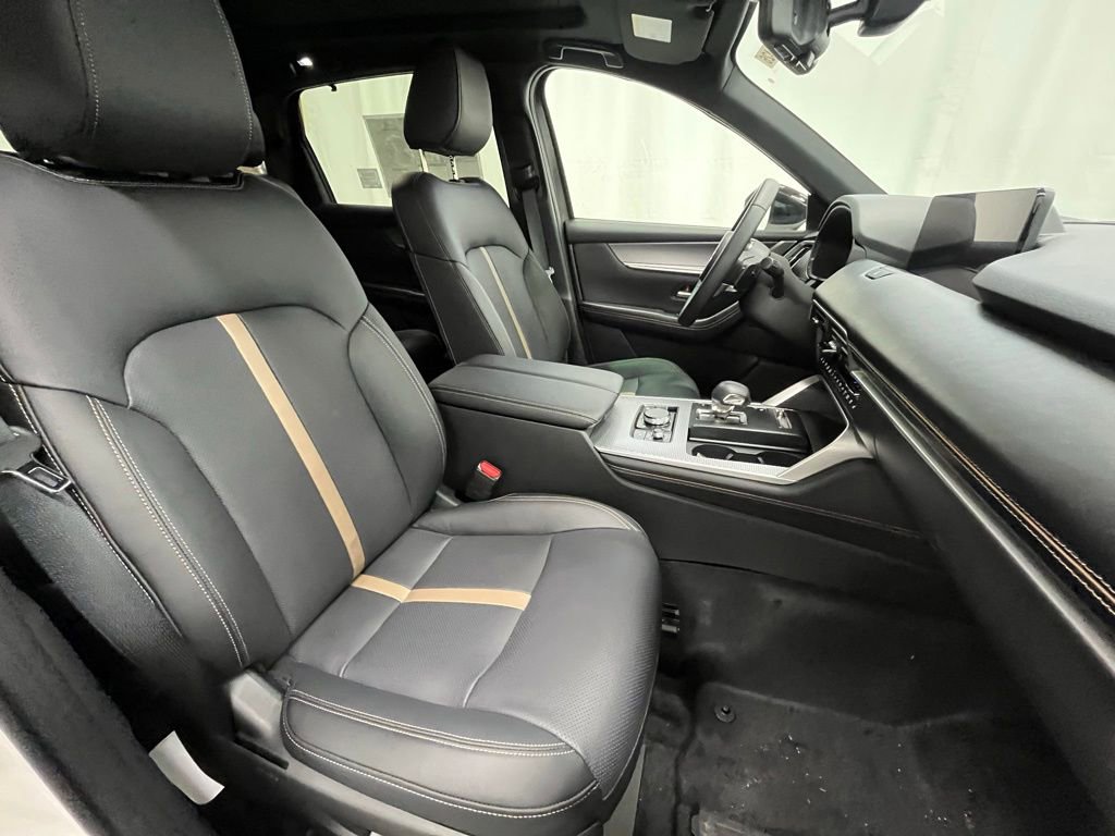 New 2025 MAZDA CX-70 Plug-In Hybrid w/ Premium Plus image 12