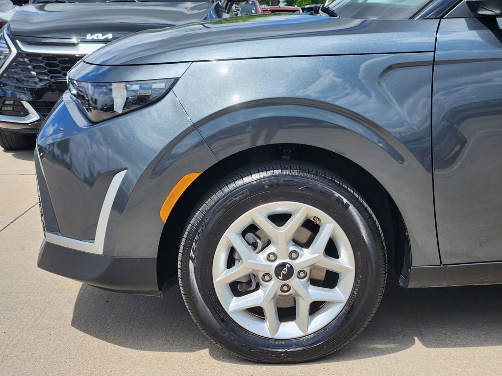 Certified 2025 Kia Soul LX FWD image 14