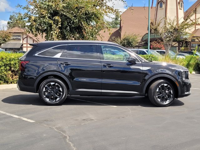 New 2026 Kia Sorento S FWD image 3
