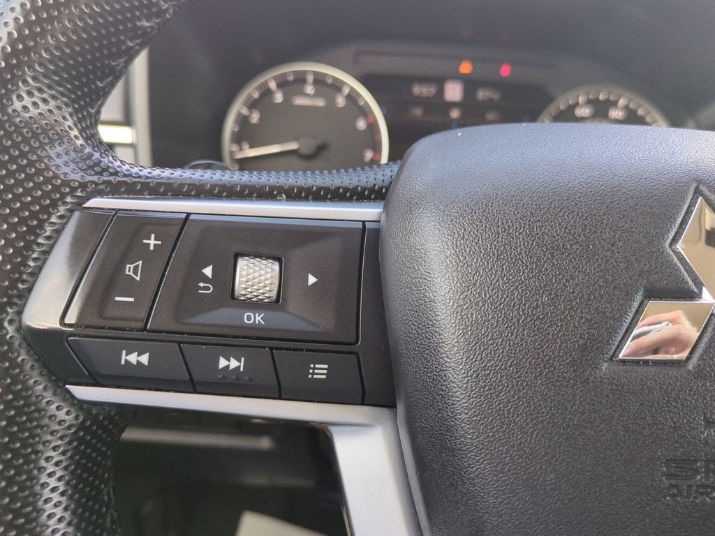 Used 2024 Mitsubishi Outlander SE Black Edition FWD image 34