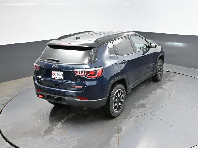 New 2026 Jeep Compass Trailhawk w/ Trailer Tow Group AWD/4WD image 32