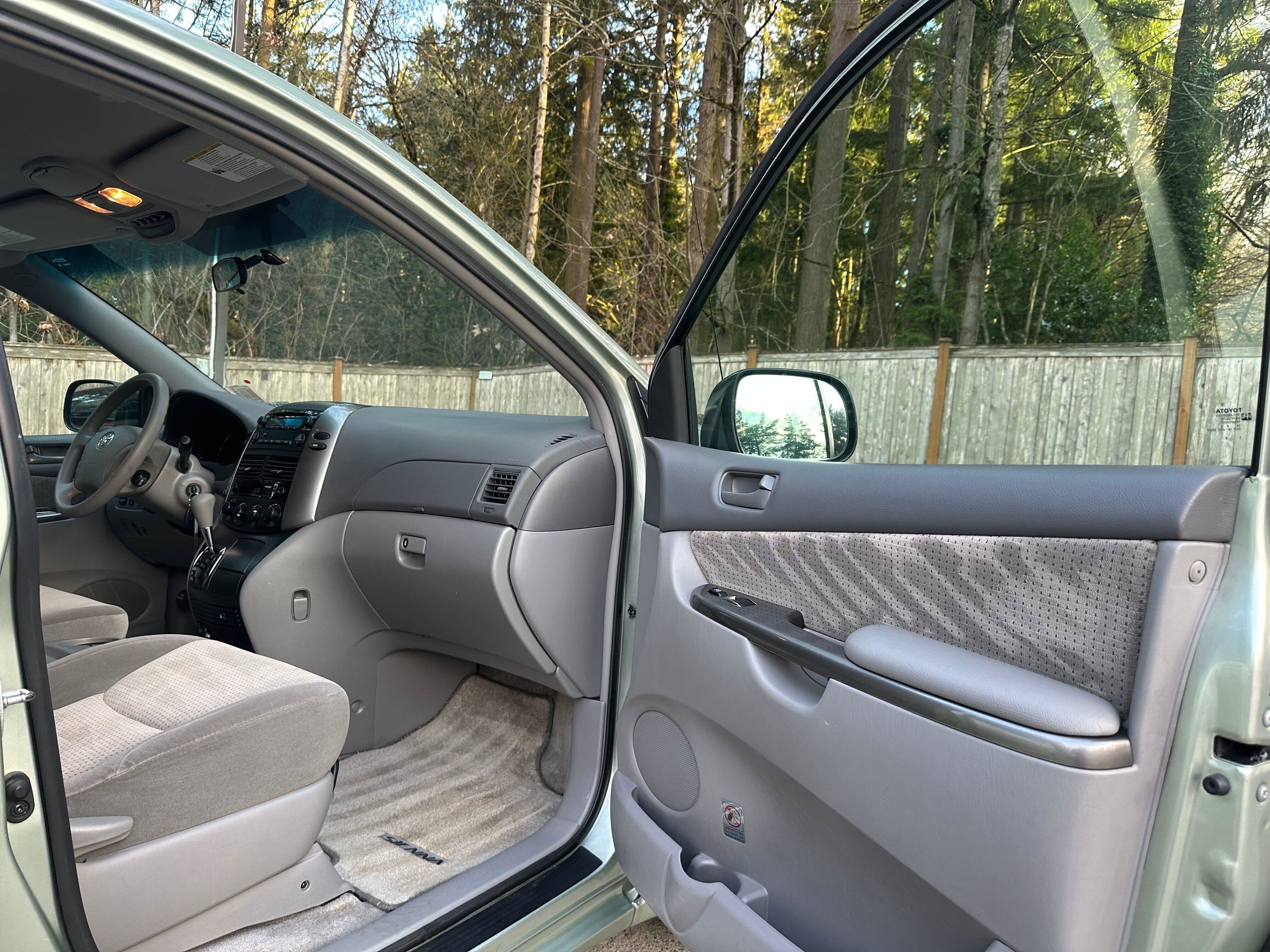 Used 2008 Toyota Sienna LE image 8