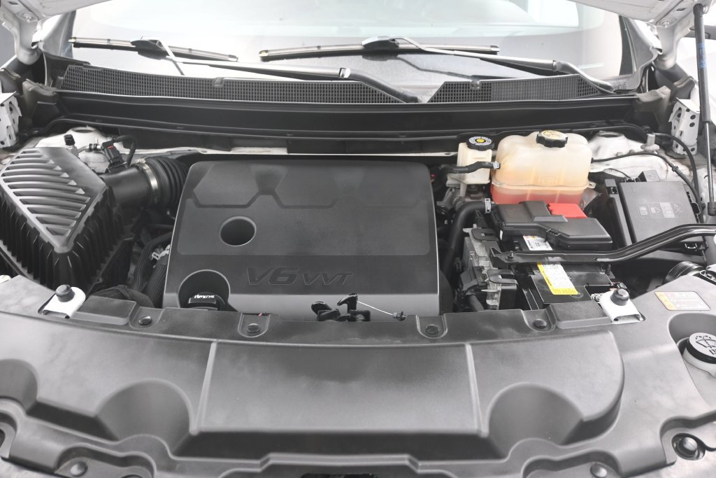Used 2022 Chevrolet Traverse Premier FWD image 11