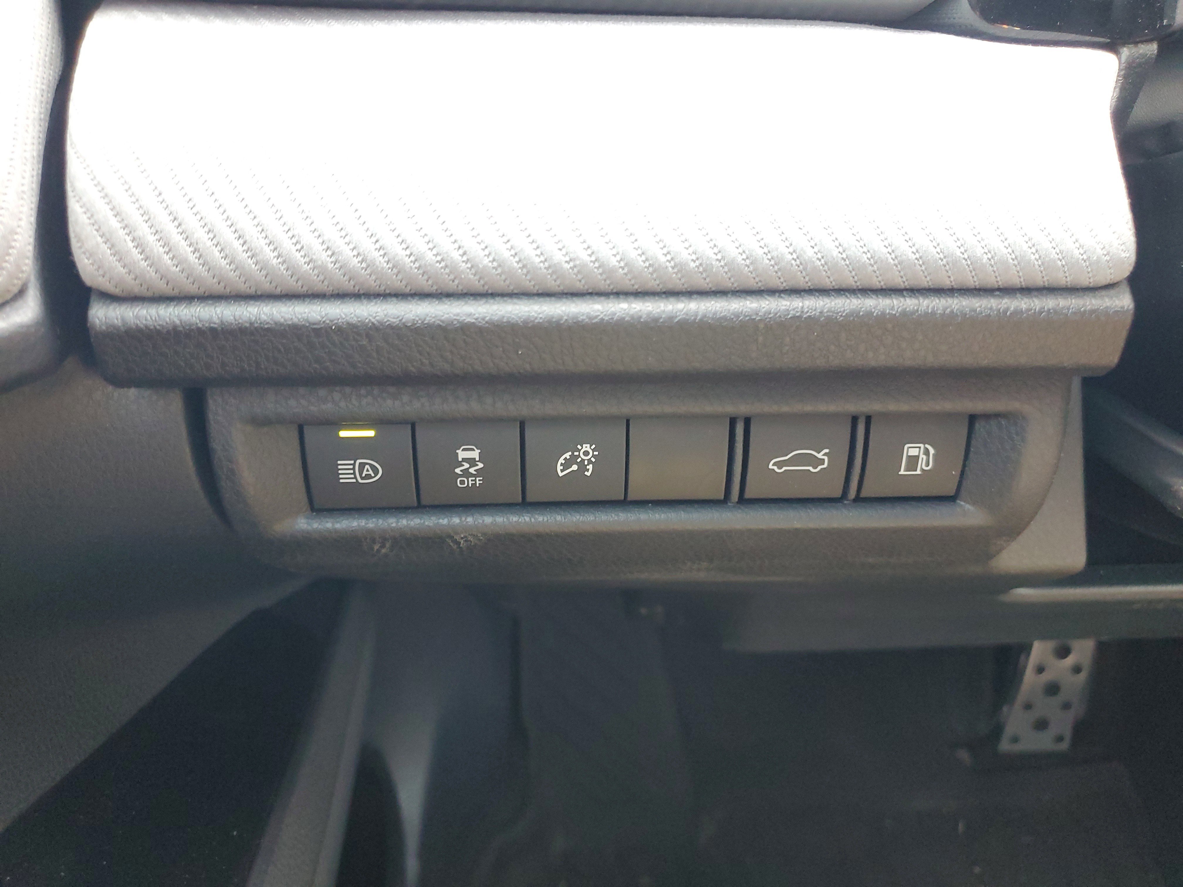 Used 2025 Toyota Camry SE image 29