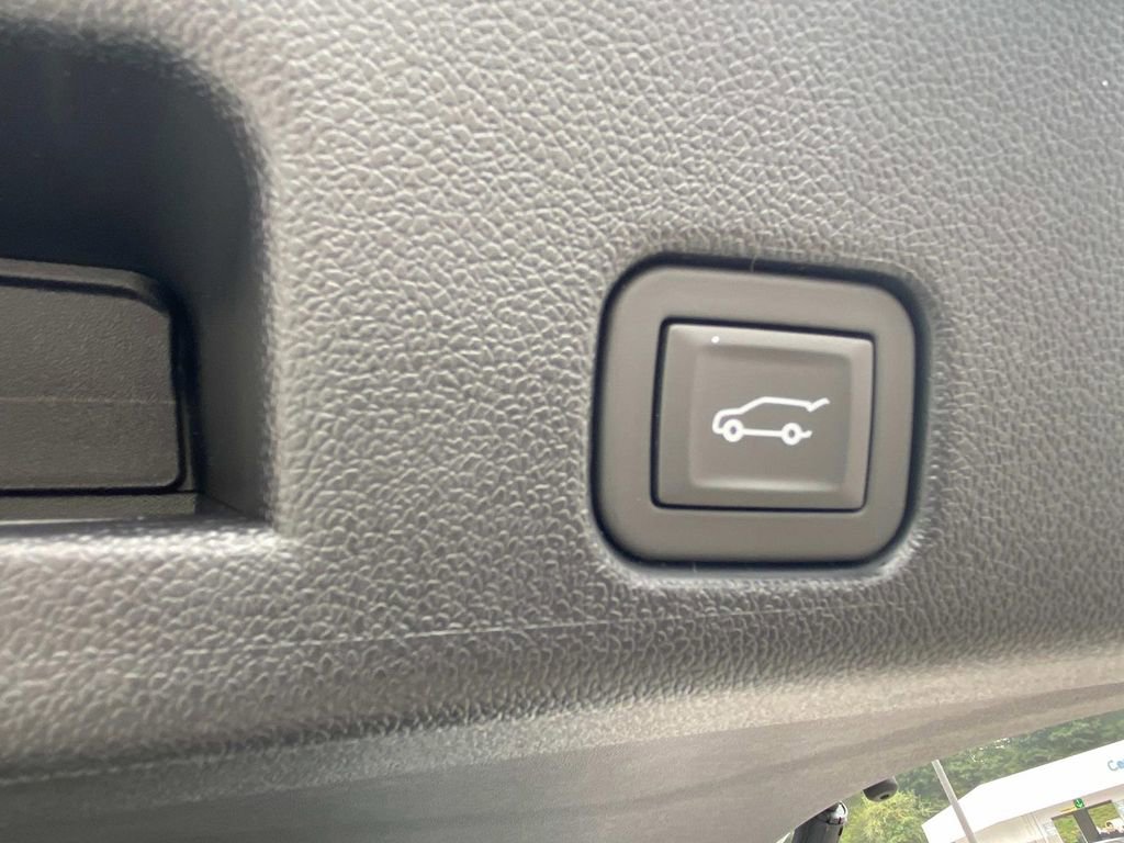 New 2026 Chevrolet Traverse LT w/ Driver Confidence Package image 10