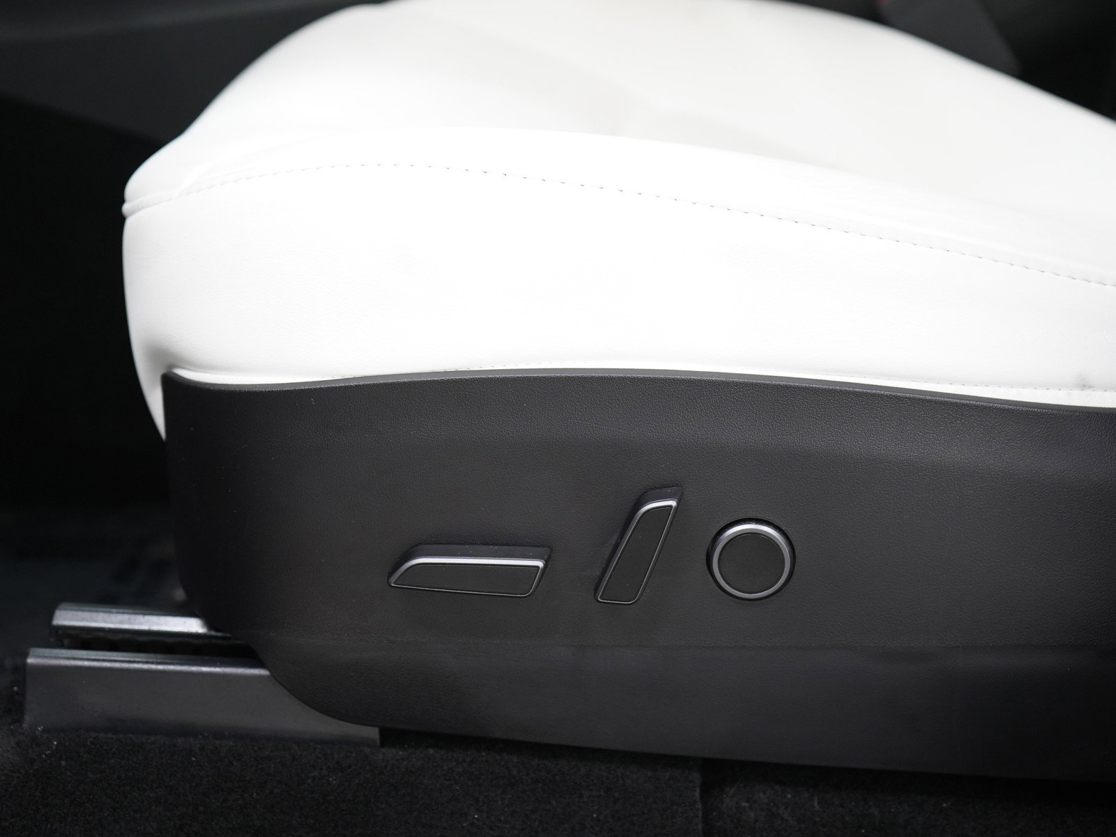 Used 2022 Tesla Model Y Performance image 21