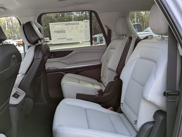 New 2026 Lincoln Navigator L Premier image 14