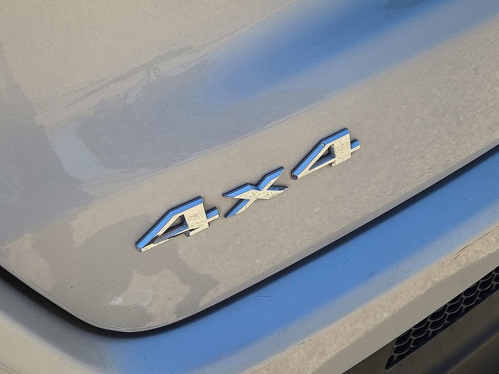 Used 2025 Jeep Compass Latitude AWD/4WD image 12