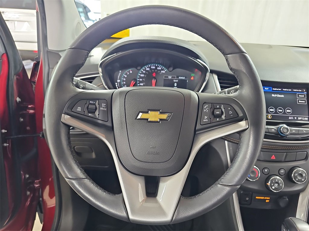 Certified 2022 Chevrolet Trax LT w/ LT Convenience Package image 21