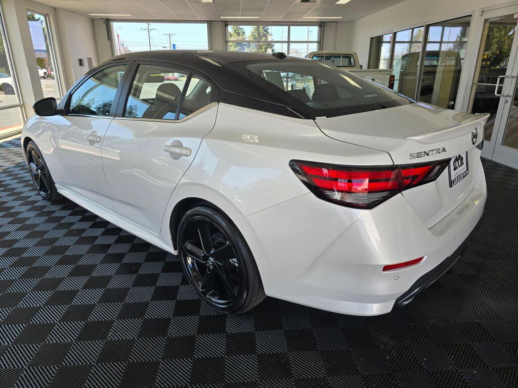 Used 2023 Nissan Sentra SR w/ SR Premium Package image 5