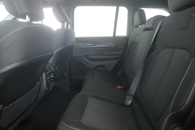 Used 2025 Jeep Grand Cherokee Laredo X AWD/4WD image 26