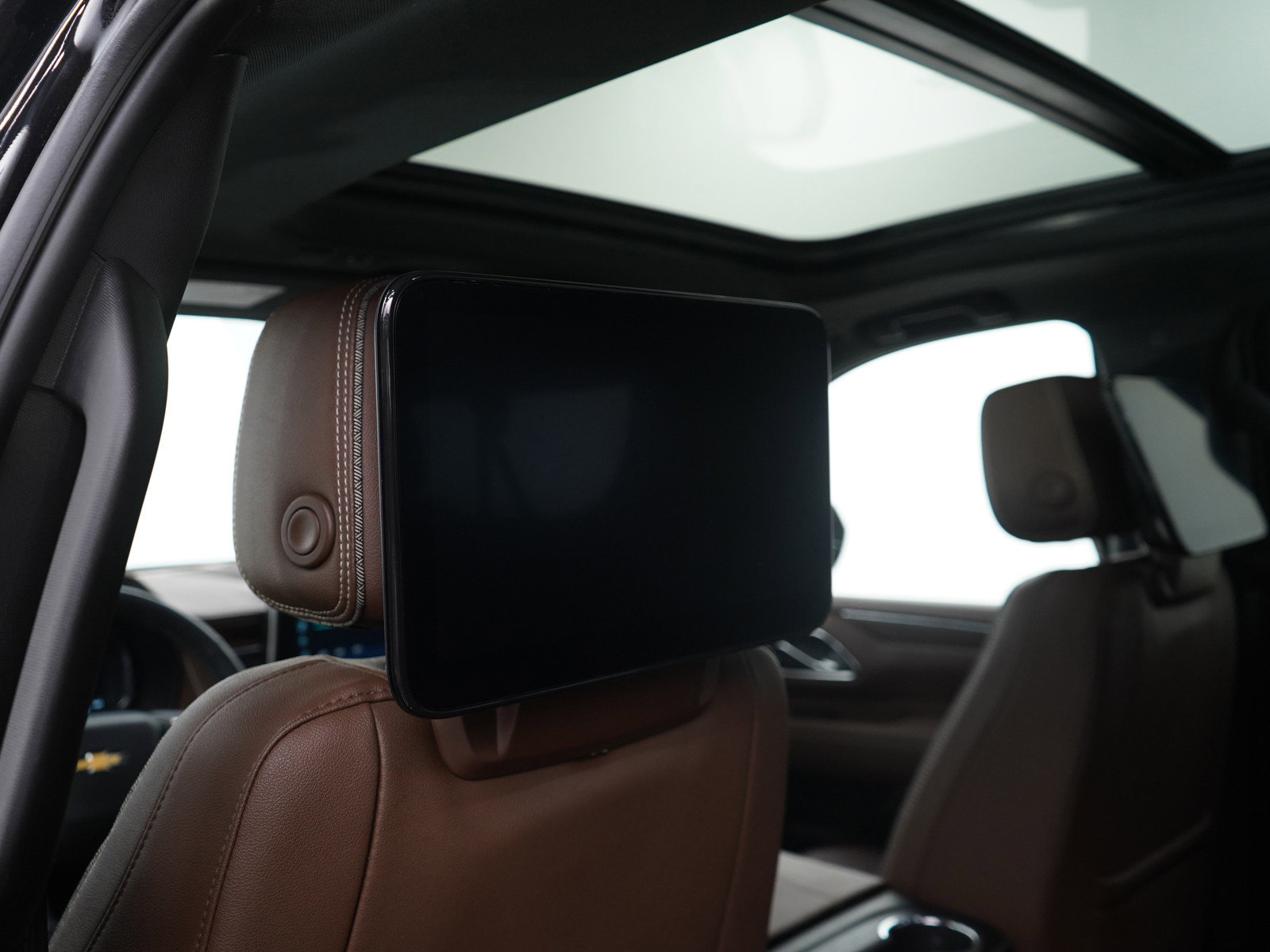 Used 2024 Chevrolet Suburban High Country w/ Premium Package image 19