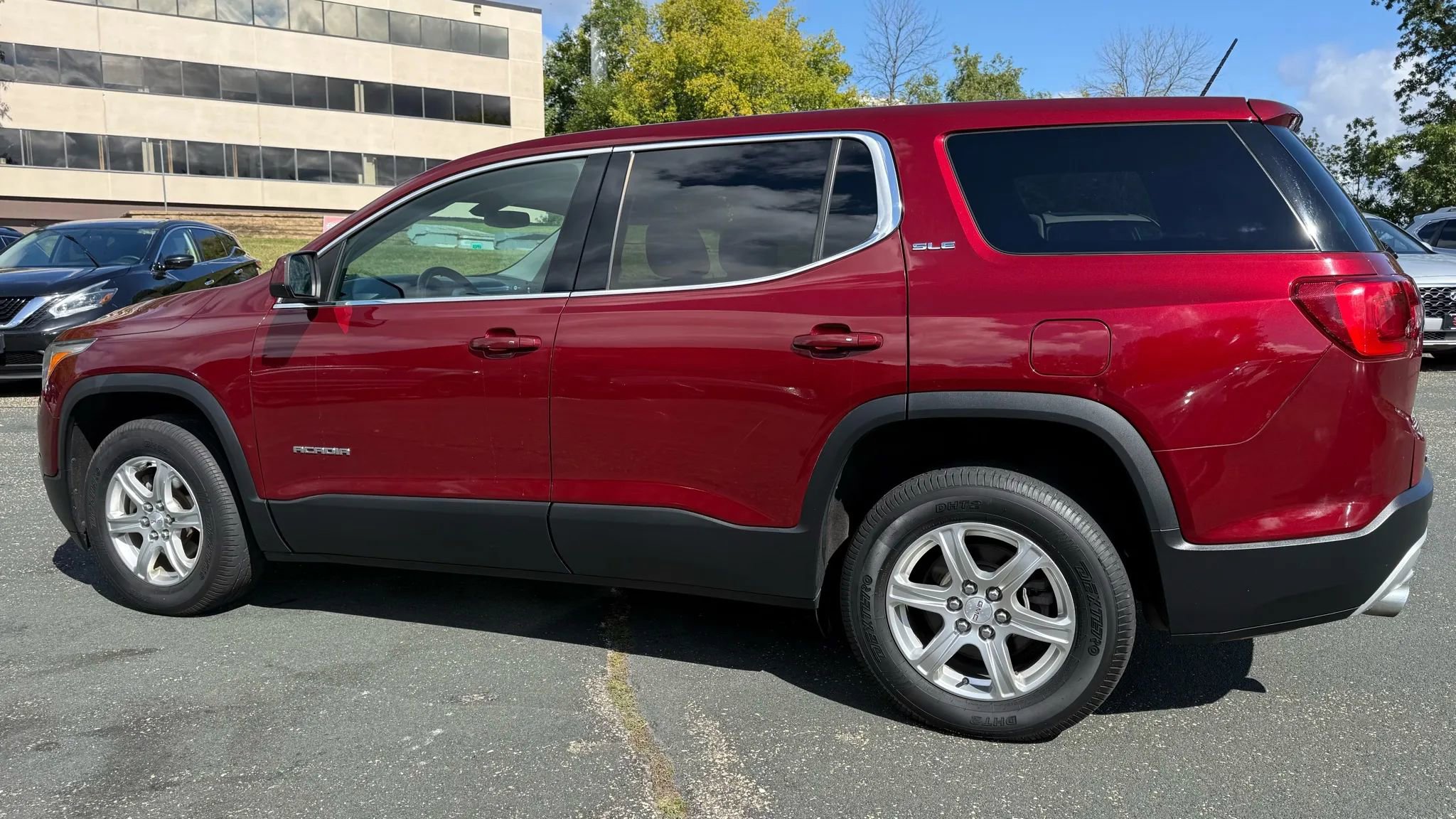Used 2018 GMC Acadia SLE image 3