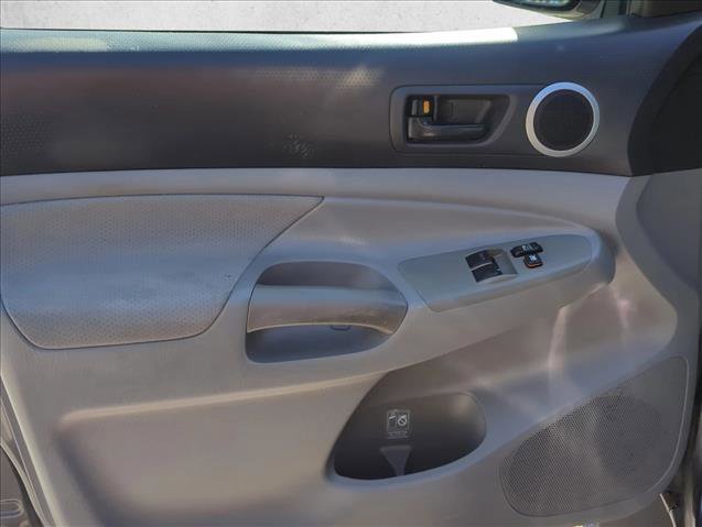 Used 2011 Toyota Tacoma 4x4 Access Cab V6 w/ TRD Sport Pkg image 7