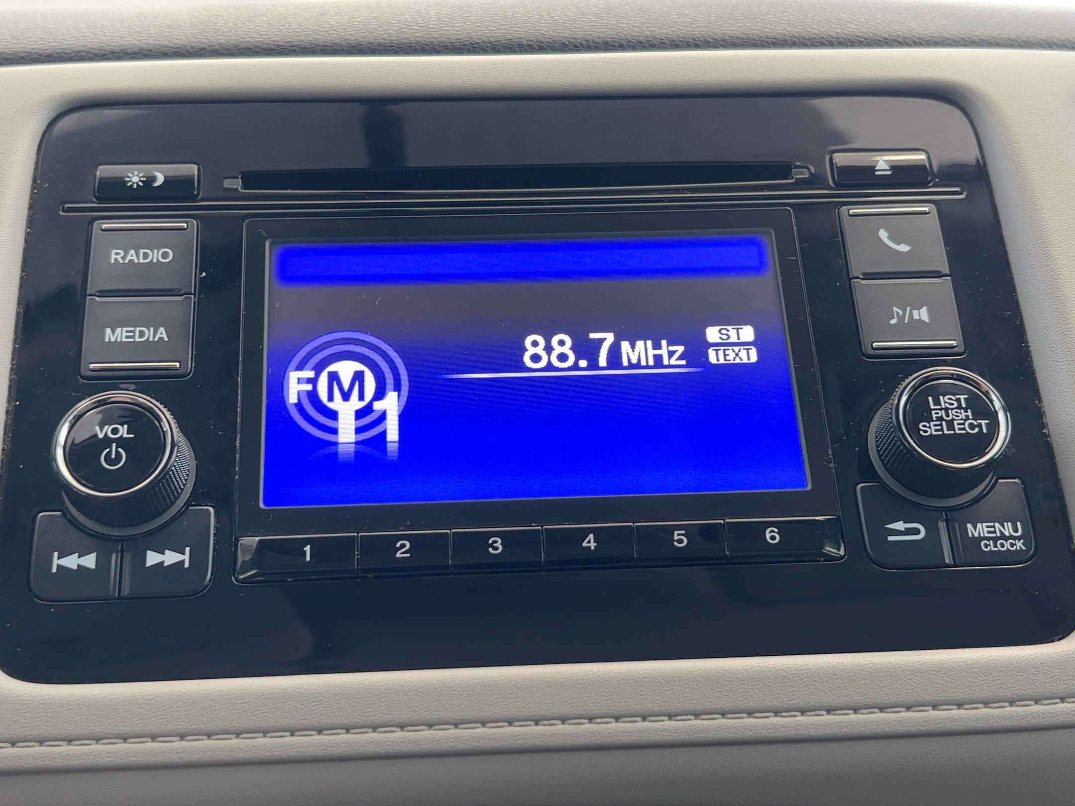 Used 2022 Honda HR-V LX image 23