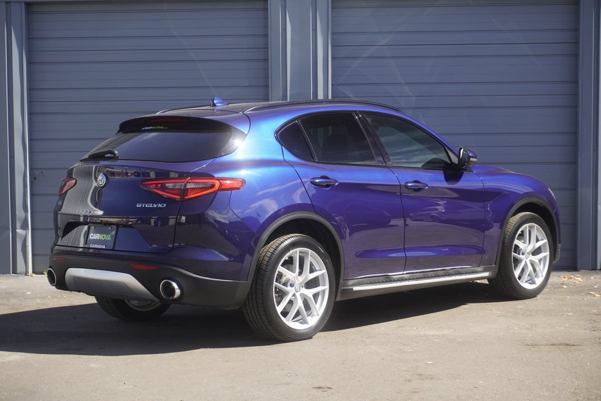 Used 2018 Alfa Romeo Stelvio Ti Sport AWD/4WD image 5