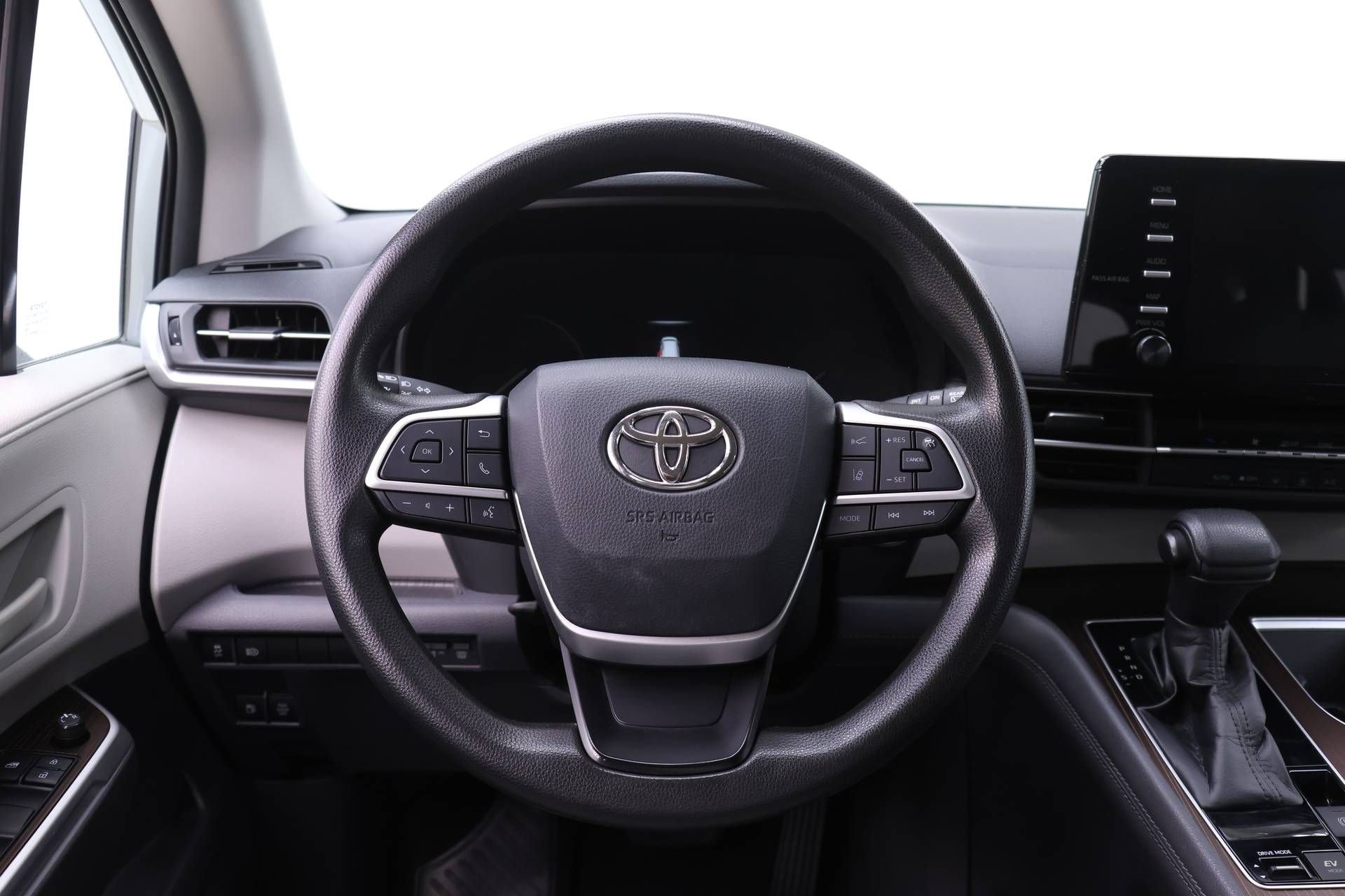 Used 2021 Toyota Sienna LE image 12