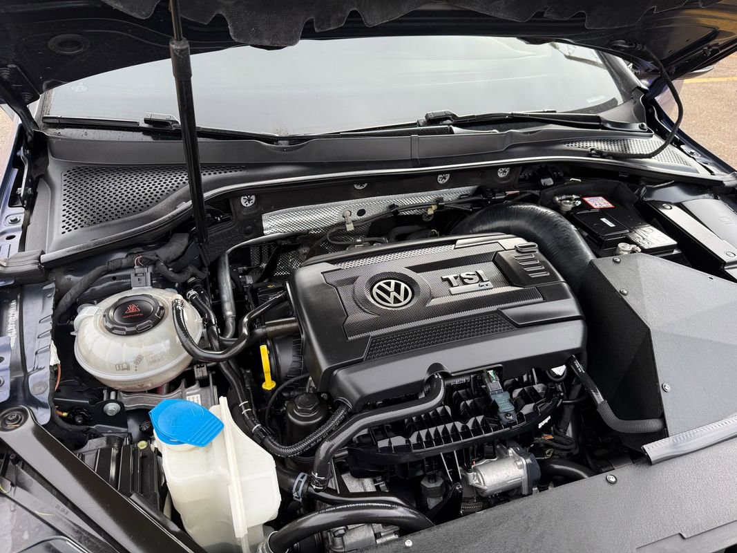 Used 2019 Volkswagen Golf R 4-Door image 39