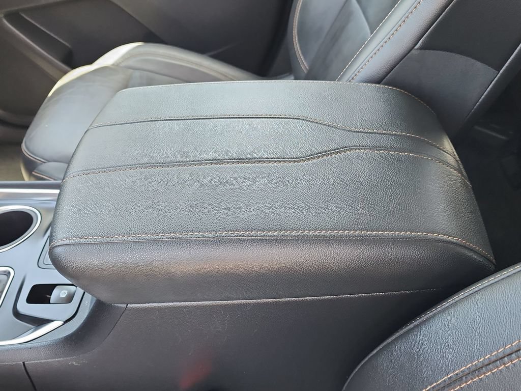 Used 2021 Chevrolet Traverse LT FWD image 20