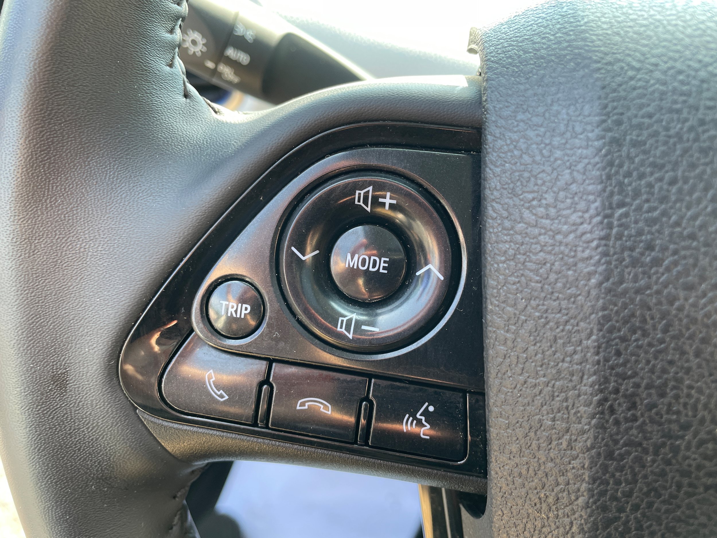 Used 2019 Toyota Prius Limited FWD image 18