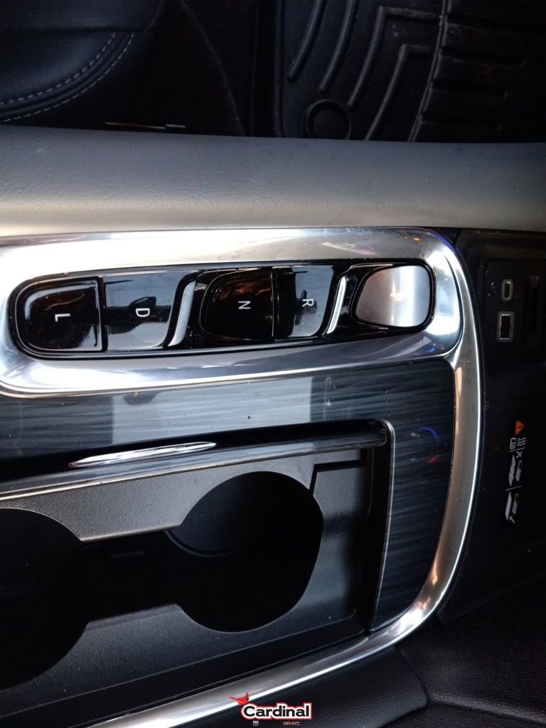 Used 2023 Buick Enclave Essence w/ Sport Touring Edition image 37