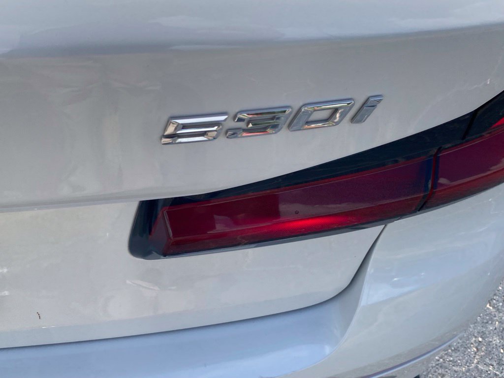 Used 2021 BMW 530i w/ Convenience Package RWD image 11