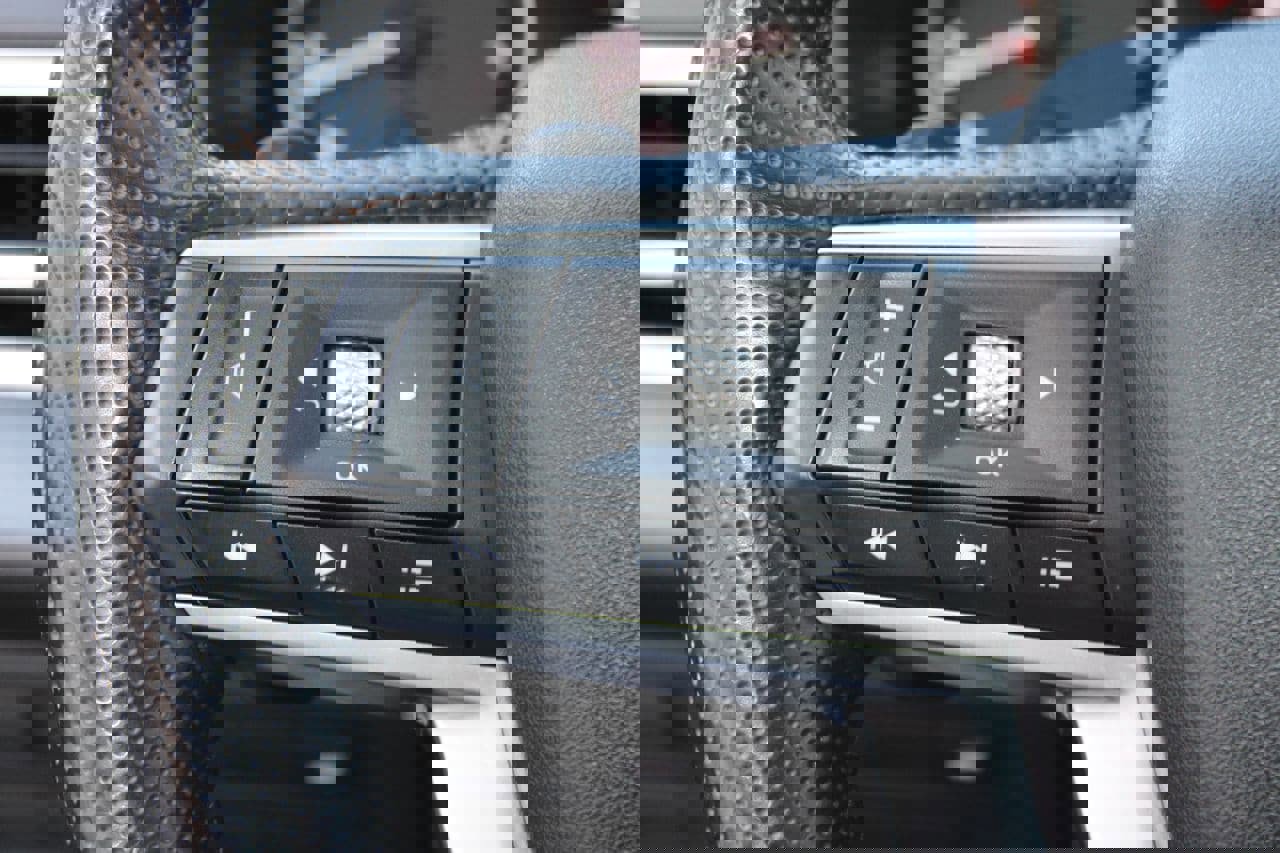 Used 2024 Mitsubishi Outlander SE image 13