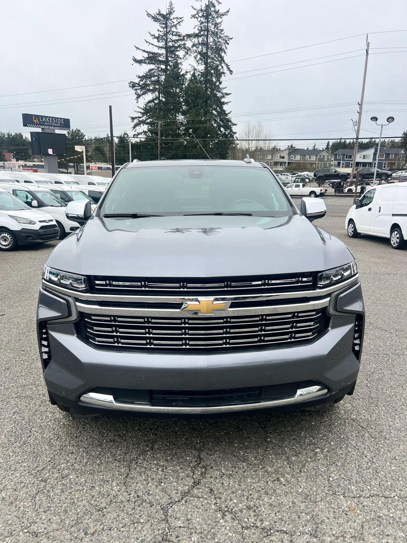 Used 2022 Chevrolet Suburban Premier image 2