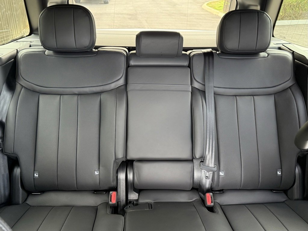 New 2025 Land Rover Range Rover SE image 31