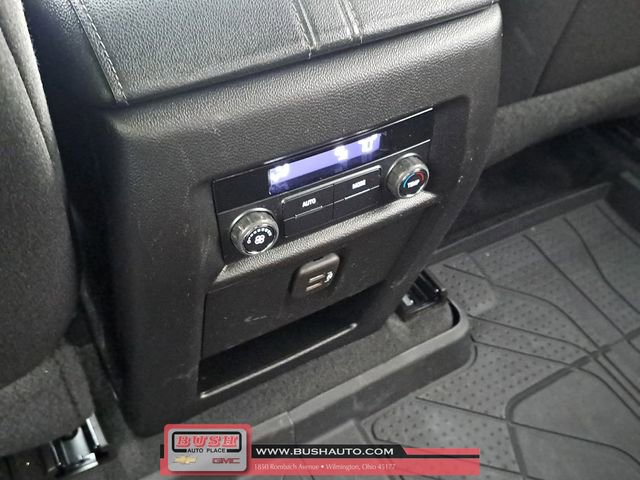 Used 2023 Chevrolet Traverse LT image 12