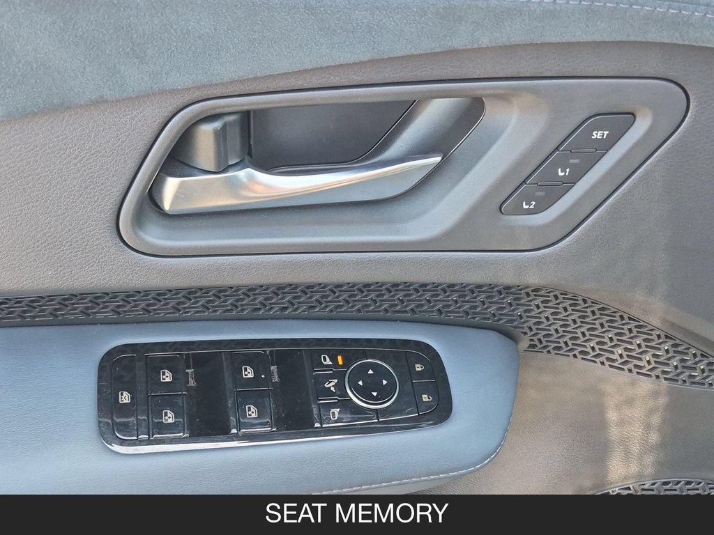 Used 2023 Nissan Ariya AWD/4WD image 26