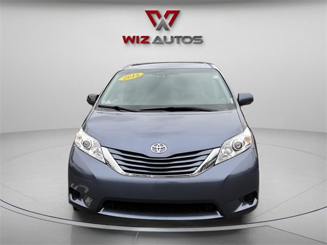 Used 2015 Toyota Sienna LE image 2
