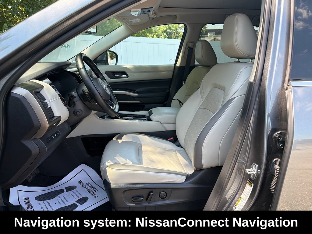 Used 2022 Nissan Pathfinder Platinum w/ Cargo Package FWD image 11