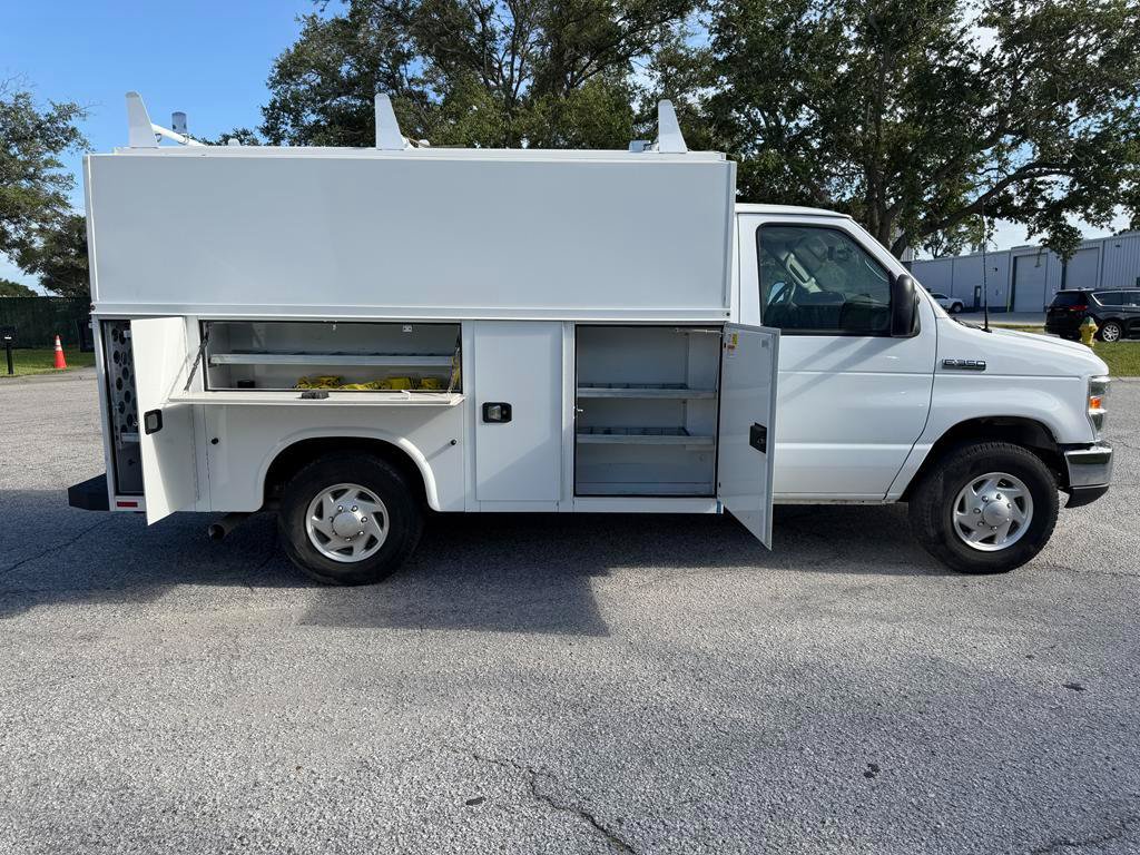 Used 2025 Ford E-350 and Econoline 350 Super Duty w/ Power Equipment Group RWD image 6