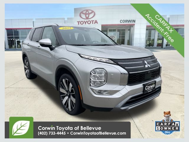 Used 2025 Mitsubishi Outlander SE