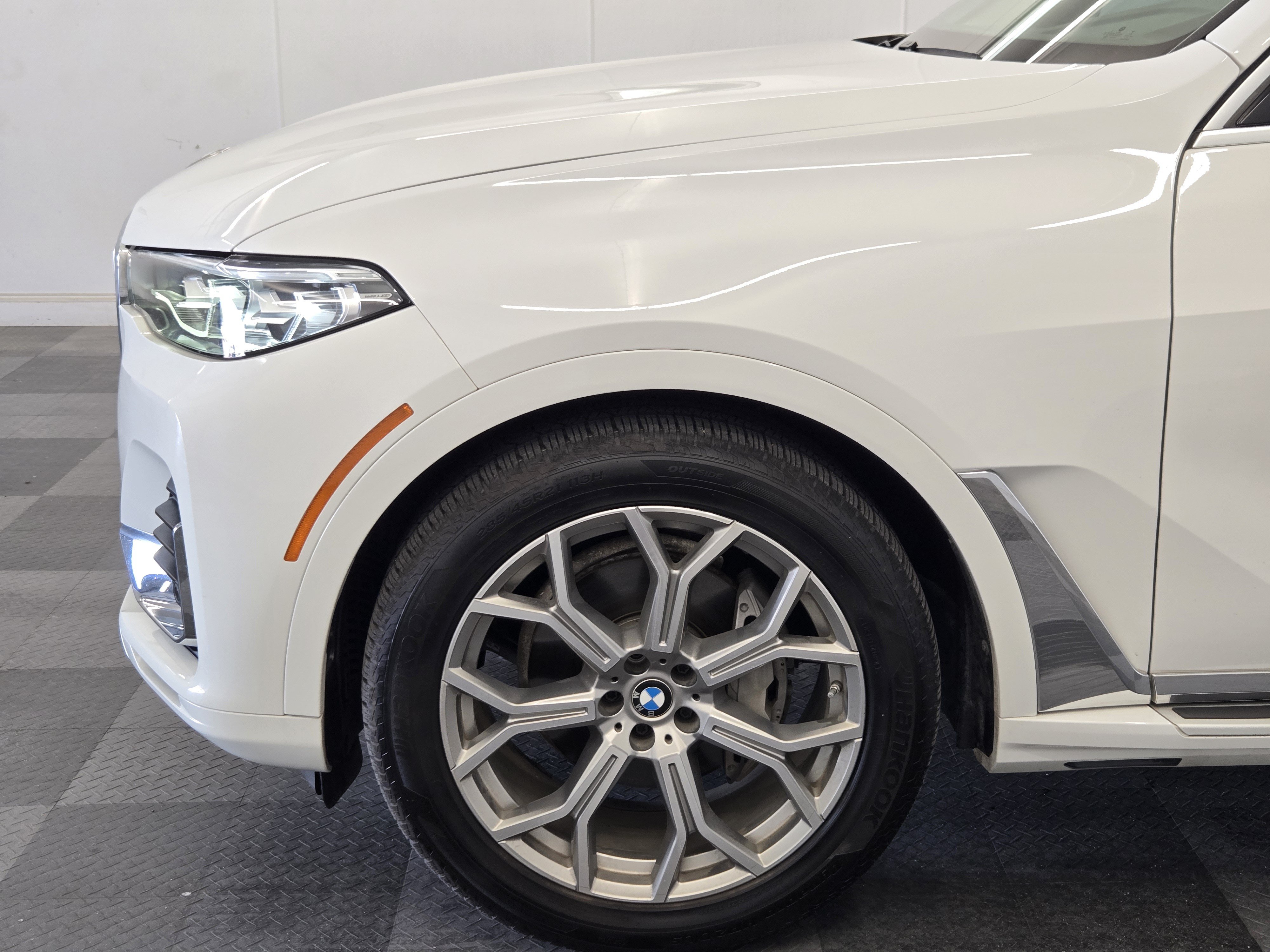 Used 2019 BMW X7 xDrive40i w/ Cold Weather Package AWD/4WD image 9