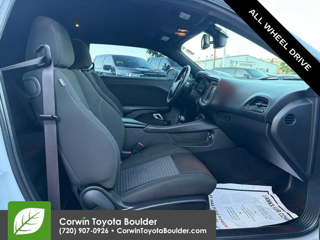 Used 2022 Dodge Challenger SXT w/ Driver Convenience Group AWD/4WD image 11