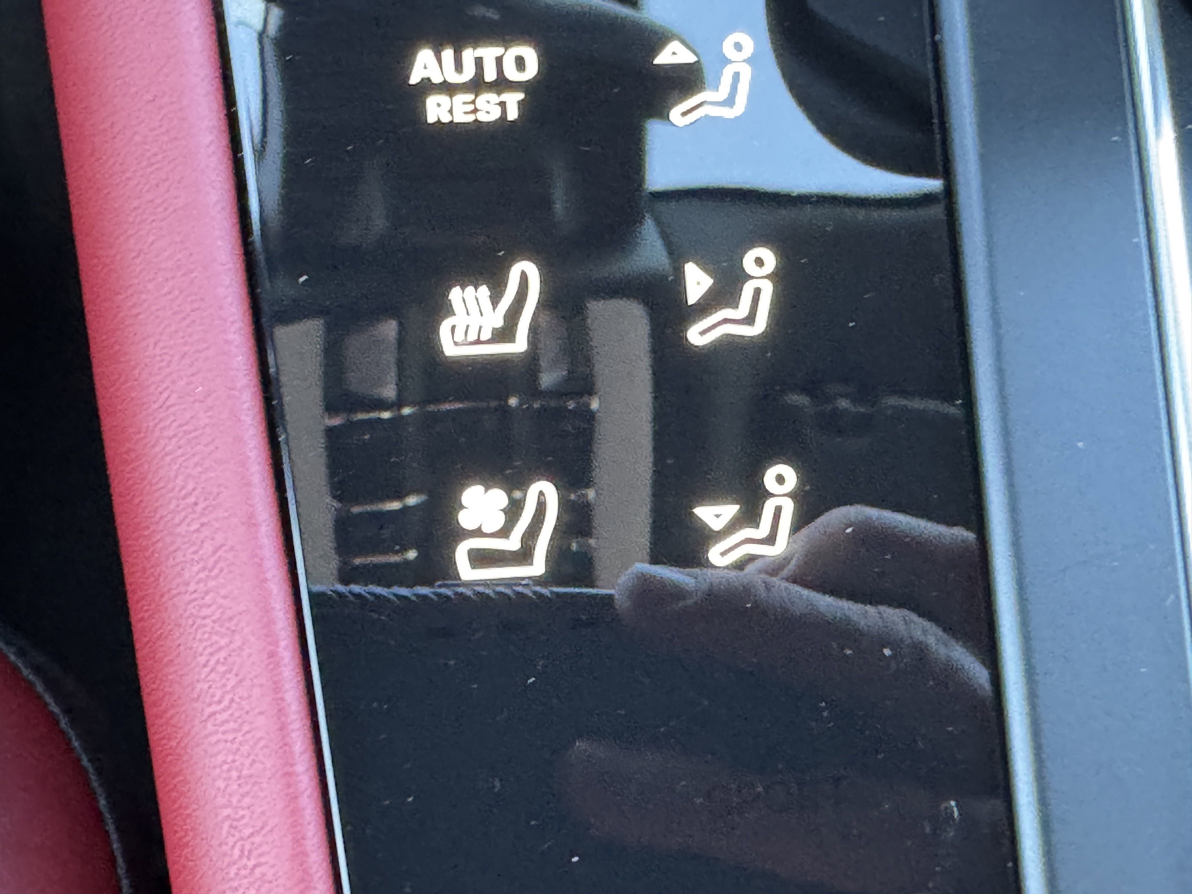 New 2025 Porsche Macan image 30