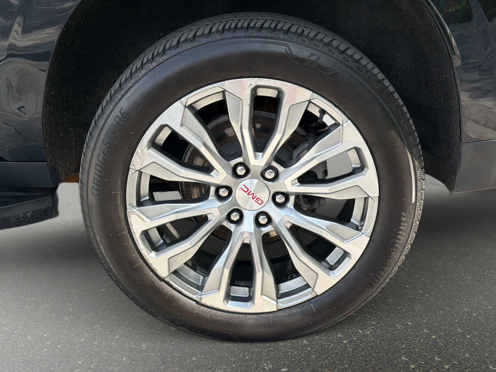 Used 2023 GMC Yukon XL Denali image 17