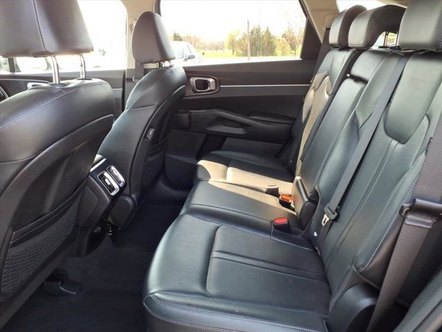 Used 2024 Kia Sorento S image 26