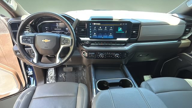 Used 2025 Chevrolet Silverado 2500 LTZ w/ LTZ Premium Package AWD/4WD image 16