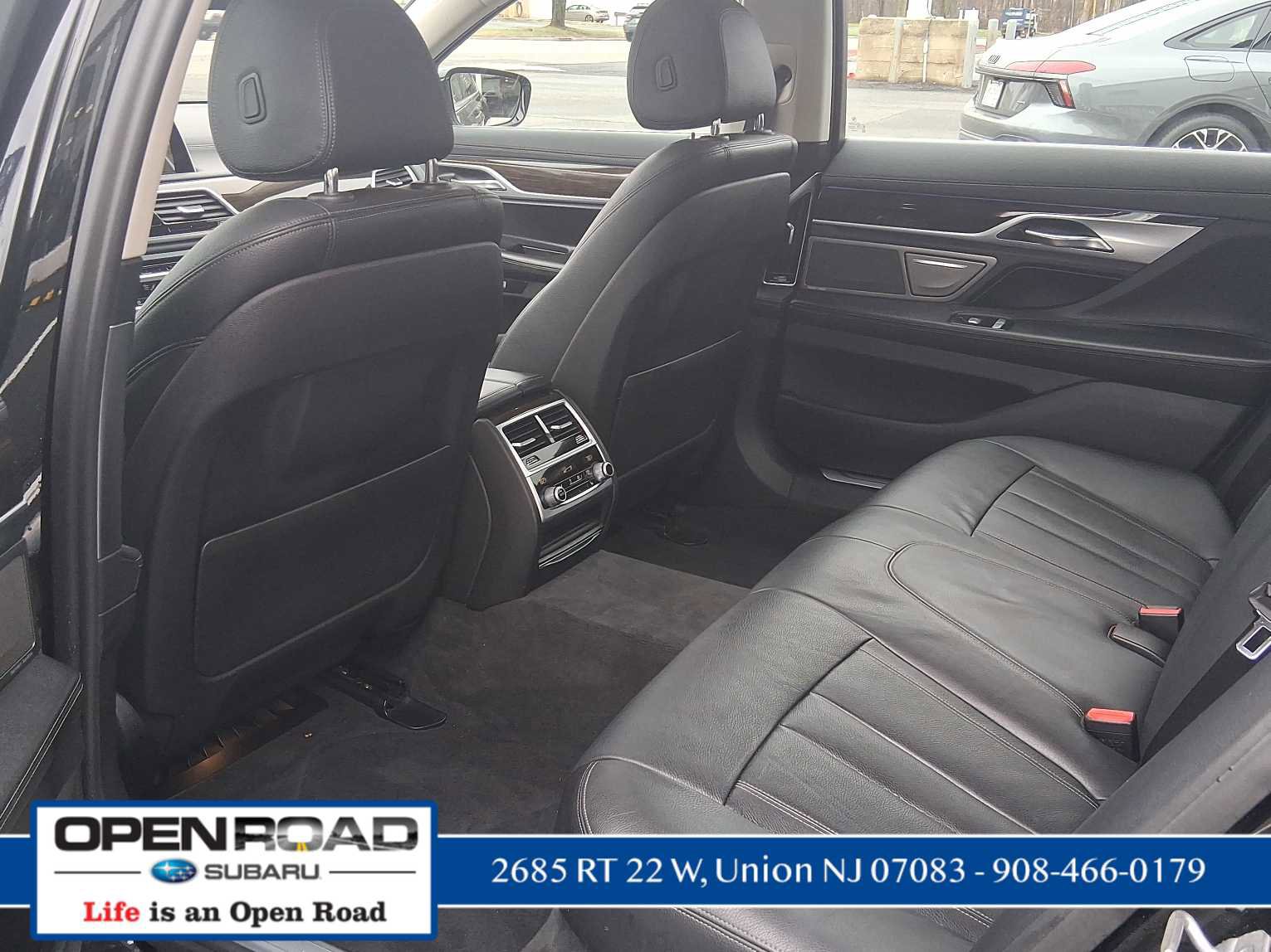 Used 2018 BMW 740i xDrive image 10