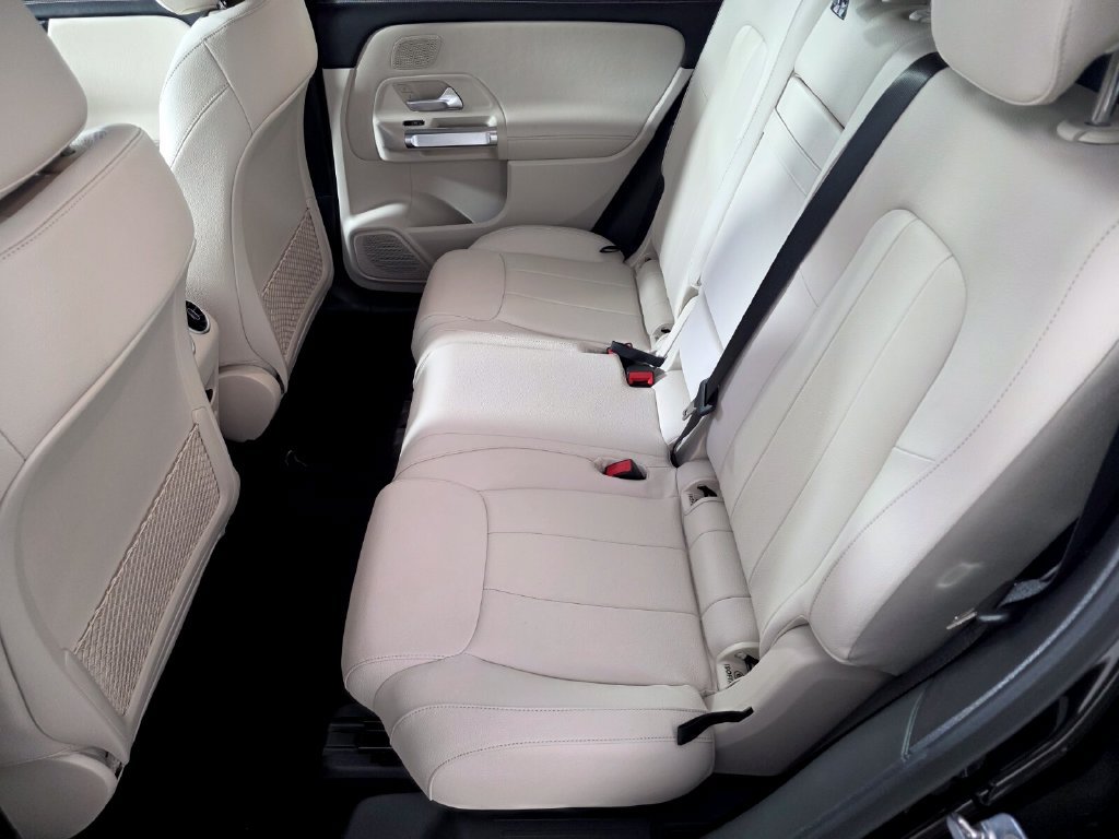 New 2026 Mercedes-Benz GLB 250 image 11